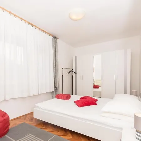 Apartman Ferienwohnung Fur 6 Personen Ca 80 Qm In Crikvenica, Kvarner Bucht Und Umgebung